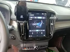 2023 Volvo XC40 Luxury, белый — фото 13