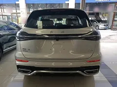 2023 Hongqi HS5 2.0T 4WD Pro — фото 6