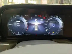 2023 Hongqi HS5 2.0T 4WD Pro — фото 12