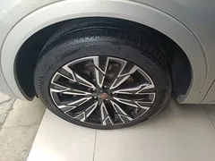 2023 Hongqi HS5 2.0T 4WD Pro — фото 23