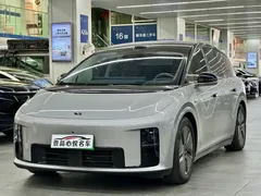 2025 Li Auto i8 Standard — фото 1