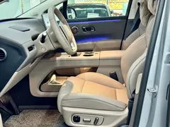 2025 Li Auto i8 Standard — фото 4