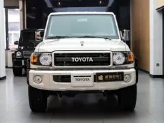 2022 Toyota Land Cruiser LC71 4.0L MT, белый — фото 2