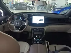 2024 BYD Qin PLUS Honor DM-i PHEV 55km Leading, синий — фото 10