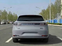 2025 Aito M5 EV Ultra RWD — фото 8