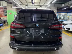 2022 BMW X5 40Li Premium M Sport Package, чёрный — фото 5