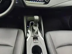 2021 Toyota Corolla TNGA 1.5L CVT Elite, белый — фото 16
