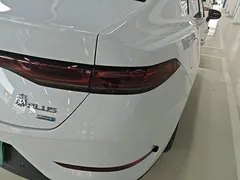 2025 BYD Qin PLUS DM-i PHEV 55km Exceed Smart Driving, белый — фото 8