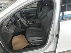 2025 BYD Qin PLUS DM-i PHEV 55km Exceed Smart Driving, белый — фото 15