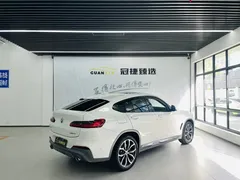 2020 BMW X4 xDrive25i M Off-road Package, белый — фото 16