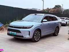 2024 Aito M7 1.5T Smart Driving RWD Max 6-Seat, синий — фото 1