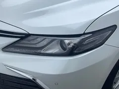 2021 Toyota Camry 2.0G Luxury, белый — фото 9