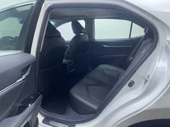 2021 Toyota Camry 2.0G Luxury, белый — фото 12