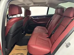 2021 BMW 5 Series 530Li Premium Luxury Package, белый — фото 9