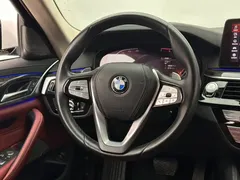 2021 BMW 5 Series 530Li Premium Luxury Package, белый — фото 12