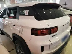 2020 Geely ICON 1.5T i6 BSG, белый — фото 5