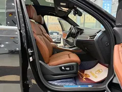 2022 BMW X7 xDrive40i Premium M Sport Package, чёрный — фото 7