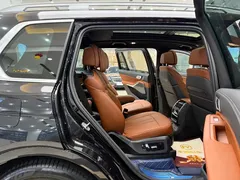 2022 BMW X7 xDrive40i Premium M Sport Package, чёрный — фото 9