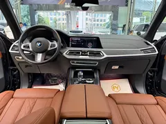 2022 BMW X7 xDrive40i Premium M Sport Package, чёрный — фото 13