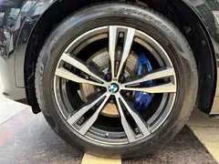 2022 BMW X7 xDrive40i Premium M Sport Package, чёрный — фото 15