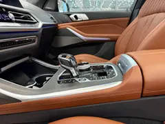 2022 BMW X7 xDrive40i Premium M Sport Package, чёрный — фото 17