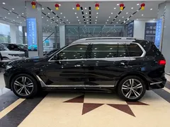 2022 BMW X7 xDrive40i Premium M Sport Package, чёрный — фото 28