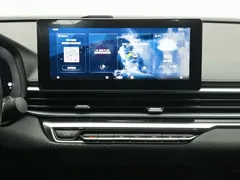2022 Geely Emgrand 4th Gen 1.5L CVT Premium — фото 12