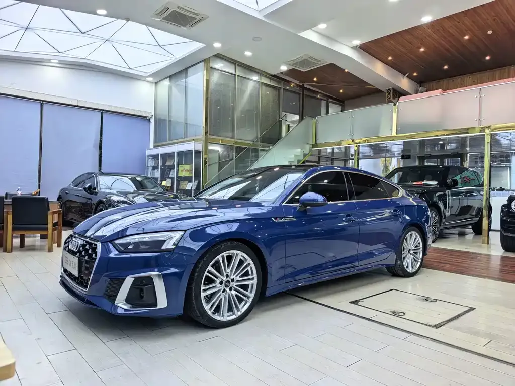 2023 Audi A5 Sportback 40 TFSI quattro Luxury Dynamic