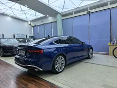 2023 Audi A5 Sportback 40 TFSI quattro Luxury Dynamic, синий — фото 15
