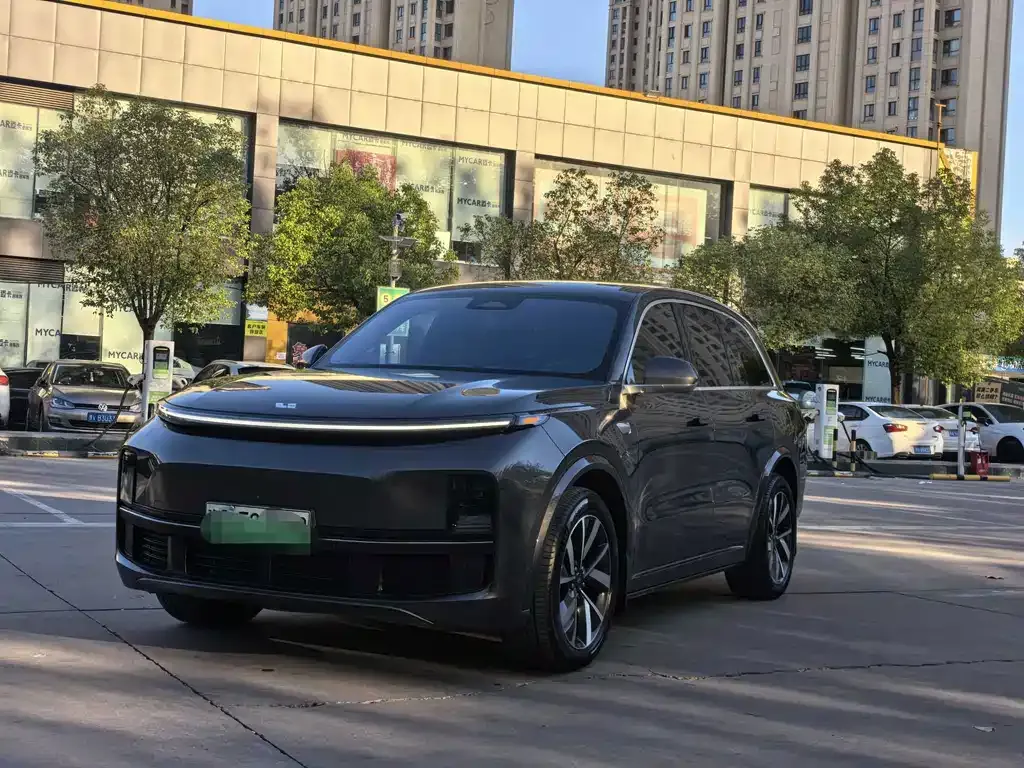 2023 Li Auto L8