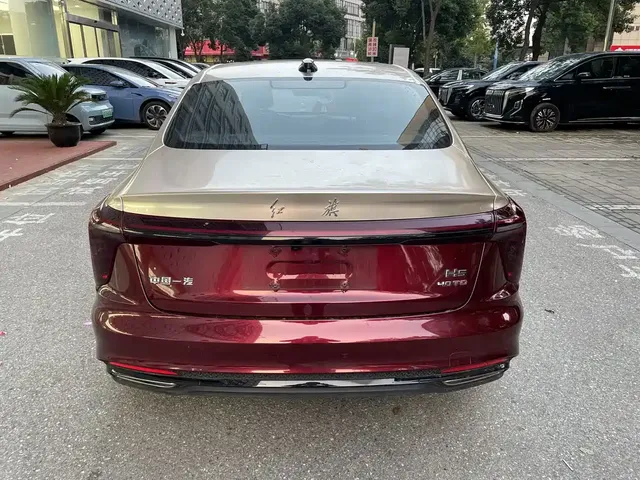 2025 Hongqi H5 2.0T AT