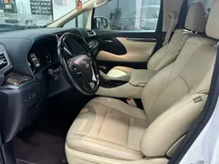 2021 Toyota Alphard Hybrid 2.5L Luxury, белый — фото 3