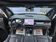 2024 Zeekr 009 6-Seat Executive 4WD 108kWh, чёрный — фото 14