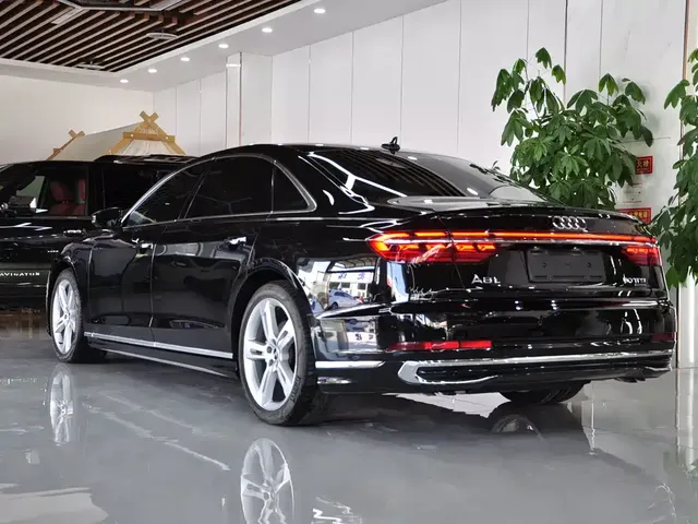 2023 Audi A8L 50 TFSI quattro Select