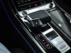 2023 Audi A8L 50 TFSI quattro Select, чёрный — фото 10
