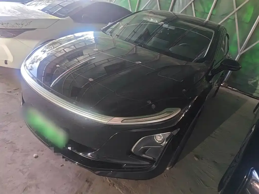 2025 Hongqi E-QM5 500km Travel