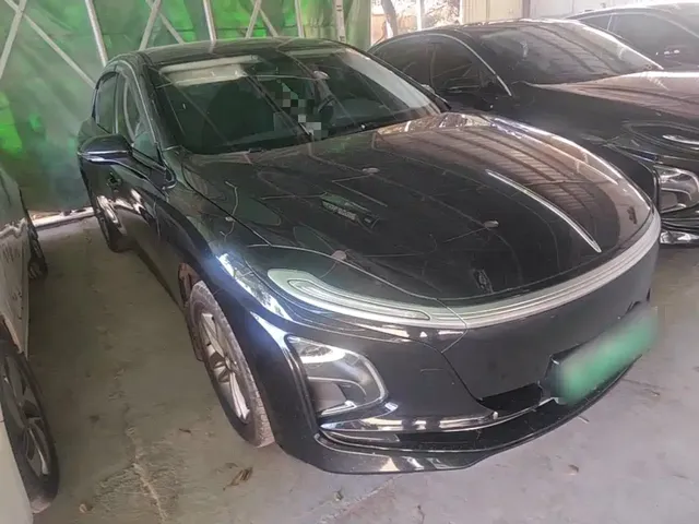 2025 Hongqi E-QM5 500km Travel