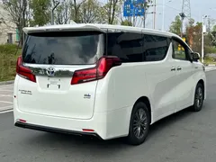 2021 Toyota Alphard Hybrid 2.5L Premium, белый — фото 4