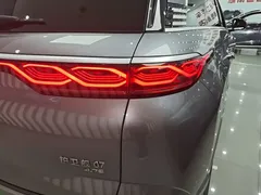 2023 BYD Frigate 07 DM-p PHEV 175KM 4WD Flagship — фото 8