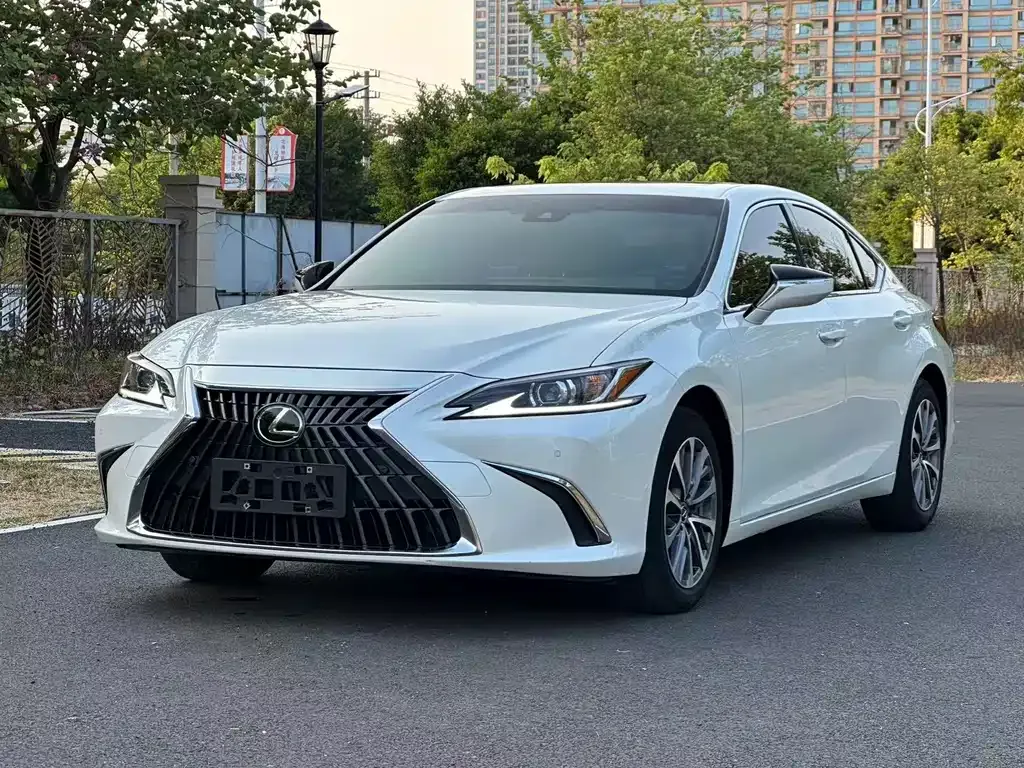 2022 Lexus ES 200 Excellence