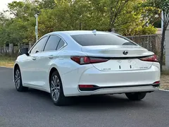 2022 Lexus ES 200 Excellence, белый — фото 4