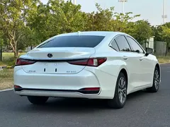 2022 Lexus ES 200 Excellence, белый — фото 6