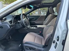 2022 Lexus ES 200 Excellence, белый — фото 7