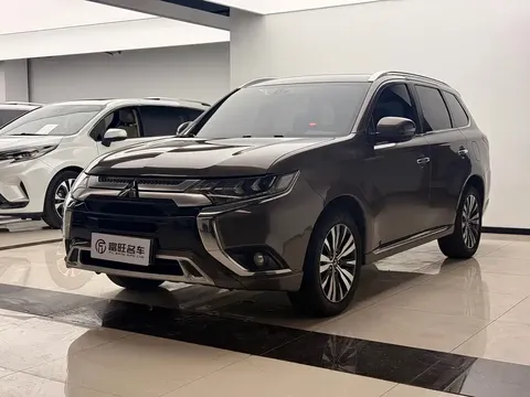 2021 Mitsubishi Outlander 2.4L 4WD 7-seat