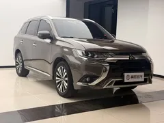 2021 Mitsubishi Outlander 2.4L 4WD 7-seat — фото 3