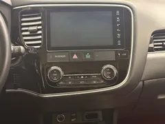2021 Mitsubishi Outlander 2.4L 4WD 7-seat — фото 12