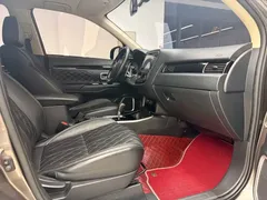 2021 Mitsubishi Outlander 2.4L 4WD 7-seat — фото 13