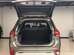 2021 Mitsubishi Outlander 2.4L 4WD 7-seat — фото 17