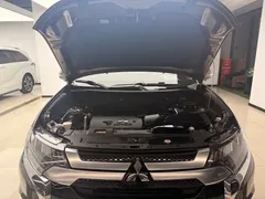 2021 Mitsubishi Outlander 2.4L 4WD 7-seat — фото 19