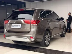 2021 Mitsubishi Outlander 2.4L 4WD 7-seat — фото 22